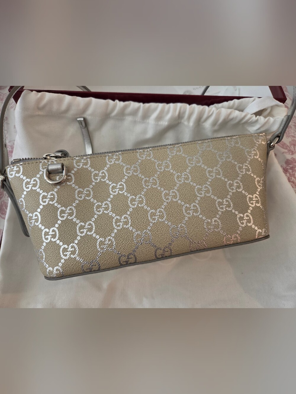 Gucci Small GG Emblem Shoulder Bag And Cardholder - Picture 2 of 14